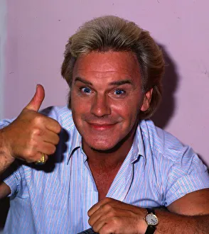 Freddie Starr comedian March 1989 giving thumbs up sign A©mirrorpix Freddie Starr comedian March 1989 giving thumbs up sign A©mirrorpix