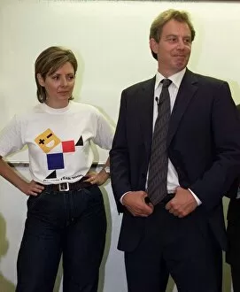 Images Dated 15th September 1999: Free Maths Stuff For Schools Promotion September 1999 Tony Blair PM with Carol