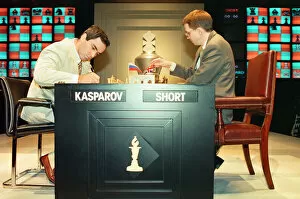 Images Dated 7th September 1993: Garry Kasparov and Nigel Short sitting to play their first Chess match this afternoon at