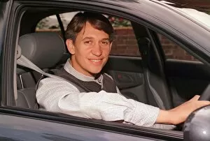 Images Dated 31st October 1995: GARY LINEKER TESTING A NEW CAR FOR A TV SHOW 31st October 1995