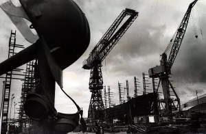 Images Dated 11th April 1999: A general view showing cranes and platforms at Clyde Shipyard in Scotland April