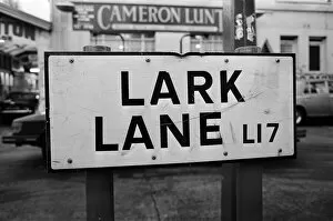 Images Dated 25th November 1992: General views of Lark Lane, Liverpool, Merseyside. 25th November 1992