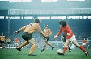 Images Dated 12th April 1971: George Best 1971 Manchester United football v Wolves
