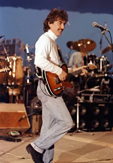 Images Dated 5th April 1992: George Harrison rehearsing at Shepperton Studios for his London Concert April 1992