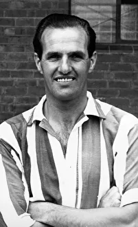 George Lee (4 June 1919 - 1 April 1991) was an English footballer who played left wing George Lee (4 June 1919 - 1 April 1991) was an English footballer who played left wing