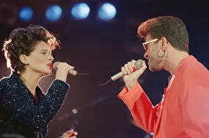 Images Dated 20th April 1992: George Michael and Lisa Stansfield perform These Are The Days of Our Lives at The Freddie