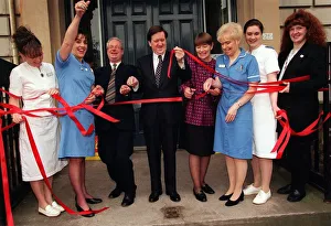 George Robertson MP Labour with Glenda Jackson and Scots nurses at the Labour Party press George Robertson MP Labour with Glenda Jackson and Scots nurses at the Labour Party press