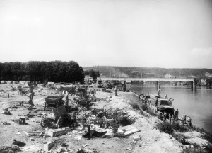 00492 Gallery: German Army retreats from the River Seine as Allies push into France following