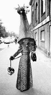 Images Dated 16th June 1971: Gertrude Shilling in giraffe hat at Royal Ascot in 1971 Seventies fashion