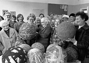 Images Dated 28th November 1979: A giant ball of wool proved a winner for Halford Thursday Club in a competition organised