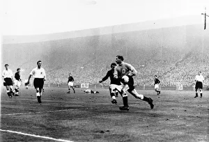 Gil Merrick, goalkeeper for Birmingham City and seen here playing for England, 1953 Gil Merrick, goalkeeper for Birmingham City and seen here playing for England, 1953