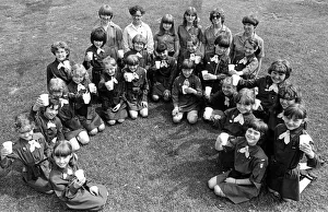 00573 Gallery: The girls from the 1st Teesville Brownie pack from Eston. 2nd June 1982