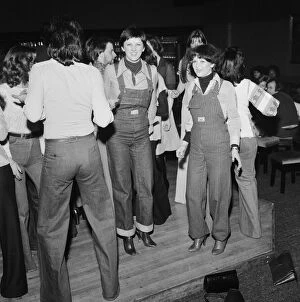 Images Dated 4th February 1976: Girls on the dancefloor inside the nightclub Slack Alice in Manchester which belongs to