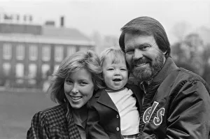 01083 Gallery: Glen Campbell and his Kim and one year old son Cal, in London