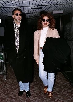 Images Dated 22nd March 1993: Gloria Estefan and husband Emilio at London airport