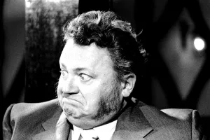 Images Dated 17th February 1971: Former Goon, Harry Secombe, before he was due to appear as top of the bill in a cabaret
