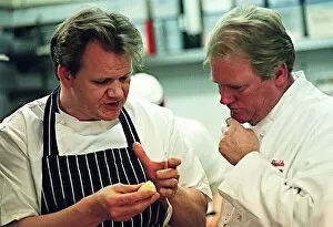 Images Dated 23rd February 1999: Gordon Ramsay Chef February 1999 with Daily Record reporter Bob Shields in kitchen at