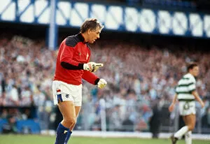 Graham Roberts wearing goalkeepers jersey October 1987