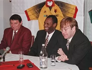 Images Dated 22nd February 1996: Graham Taylor at press conference with Luther Blissett and Elton John after rejoining