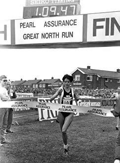 Images Dated 21st June 1987: Great North Run, 21 June, 1987 - Winner of the ladies race Australian Lisa Martin