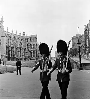 Guards Division Gallery: The Grenadier Guards at Windsor Castle, Berkshire. 20th May 1954