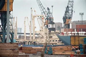 Images Dated 11th April 1990: The Gur Mariner at Tees Dock. 11th April 1990