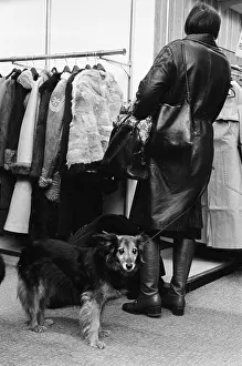 Harvey's Sale, Guildford, Surrey, Tuesday 5th January 1971 Harvey's Sale, Guildford, Surrey, Tuesday 5th January 1971