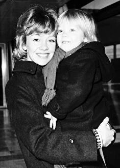 Images Dated 1st December 1975: Hayley Mills Film Actress off to America with her son Crispian Dbase MSI