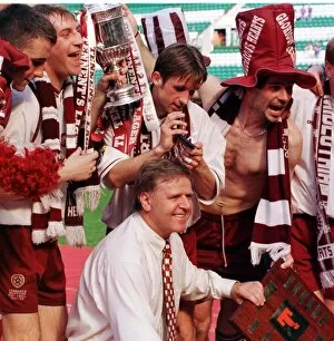 Images Dated 16th May 1998: Hearts Scottish Cup celebrations 16th May 1998 Celtic Park Glasgow Hearts players