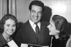 01429 Gallery: HEATHER SEARS, FRANKIE VAUGHAN AND YVONNE MITCHELL - VARIETY CLUB FILM AWARDS 08 / 04 / 1958