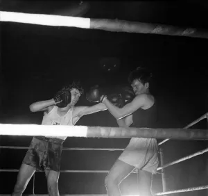 Heinz Kardolsky v. Ernie Walker. October 1952 C5322-001 Heinz Kardolsky v. Ernie Walker. October 1952 C5322-001