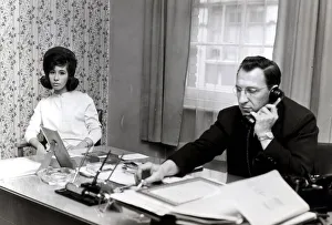 HELEN SHAPIRO WITH HER AGENT ALAN PAIANOR - 02/06/1964 HELEN SHAPIRO WITH HER AGENT ALAN PAIANOR - 02/06/1964