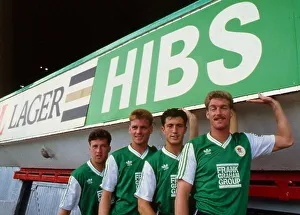 Hibernian football players under Hibs sign December 1988 Hibernian football players under Hibs sign December 1988