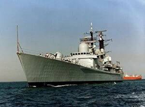Images Dated 1st May 1991: HMS Gloucester a type 42 destroyer prepares for Gulf during crisis with Iraq
