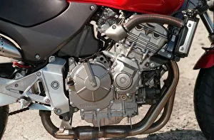The Honda Hornet 600CC Motorbike April 1998 Engine The Honda Hornet 600CC Motorbike April 1998 Engine