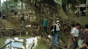 Honduras Weather Hurricane Mitch Nov 1998 WEARING FACE BECAUSE OF THE FROM STINK Honduras Weather Hurricane Mitch Nov 1998 WEARING FACE BECAUSE OF THE FROM STINK