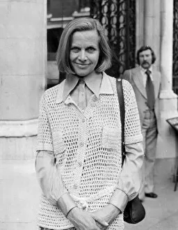 Images Dated 1st April 1975: Honor Blackman wearing crochet knitted top smiling - April 1975 -----