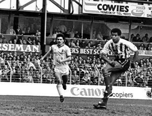 Mirror/0900to0999 00989/howard gayle scores goal number sunderland Mirror/0900to0999 00989/howard gayle scores goal number sunderland