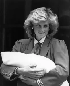 HRH Princess Diana, The Princess of Wales, emerged from the Lindo Wing of St Mary' HRH Princess Diana, The Princess of Wales, emerged from the Lindo Wing of St Mary'