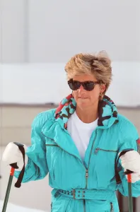 Images Dated 1st April 1993: HRH The Princess of Wales, Princess Diana, enjoys a ski holiday in Lech, Austria