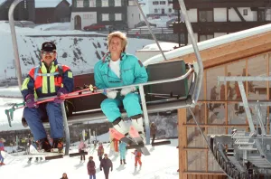 Images Dated 1st April 1993: HRH The Princess of Wales, Princess Diana, enjoys a ski holiday in Lech, Austria