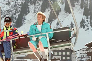 Images Dated 1st April 1993: HRH The Princess of Wales, Princess Diana, enjoys a ski holiday in Lech, Austria