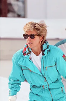 Images Dated 1st April 1993: HRH The Princess of Wales, Princess Diana, enjoys a ski holiday in Lech, Austria
