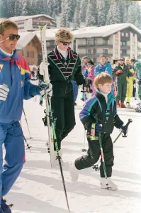 Images Dated 30th March 1992: HRH The Princess of Wales, Princess Diana, on her skiing holiday at The Austrian Ski