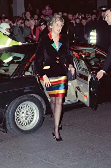 Images Dated 28th November 1991: HRH The Princess of Wales, Princess Diana, arrives at the Empire Ballroom