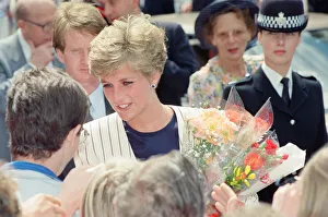Images Dated 16th July 1991: HRH The Princess of Wales, Princess Diana, on a walkabout in Sheffield and Rotherham