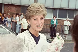 Images Dated 16th July 1991: HRH The Princess of Wales, Princess Diana, on a walkabout in Sheffield and Rotherham