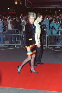 Images Dated 28th November 1991: HRH The Princess of Wales, Princess Diana, arrives at the Empire Ballroom