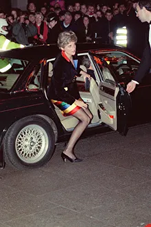 Images Dated 28th November 1991: HRH The Princess of Wales, Princess Diana, arrives at the Empire Ballroom