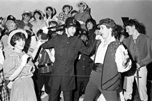 Images Dated 6th December 1985: Huddersfield New College production of G&S Pirates of Penzance. 6th December 1985